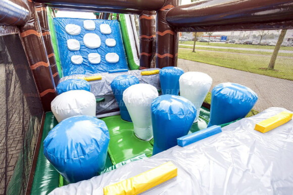 Château Gonflable Parcours Hiver - 04